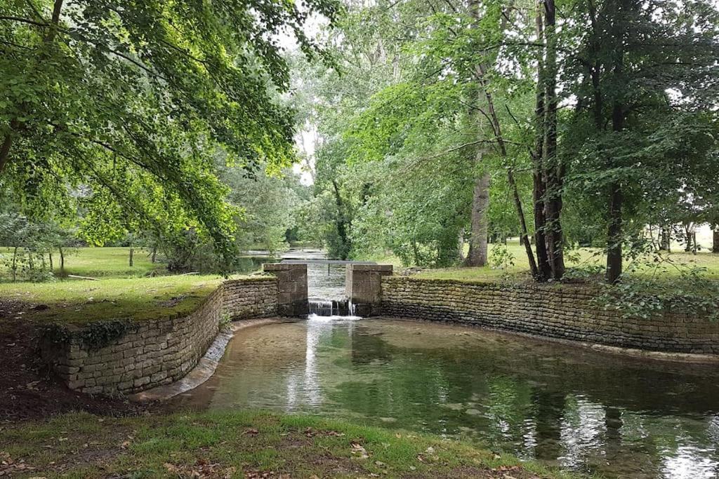 La Maisonnette Du Marais Fontaines  Экстерьер фото